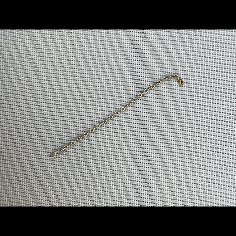 4 bracelets - Picture 2 of 2